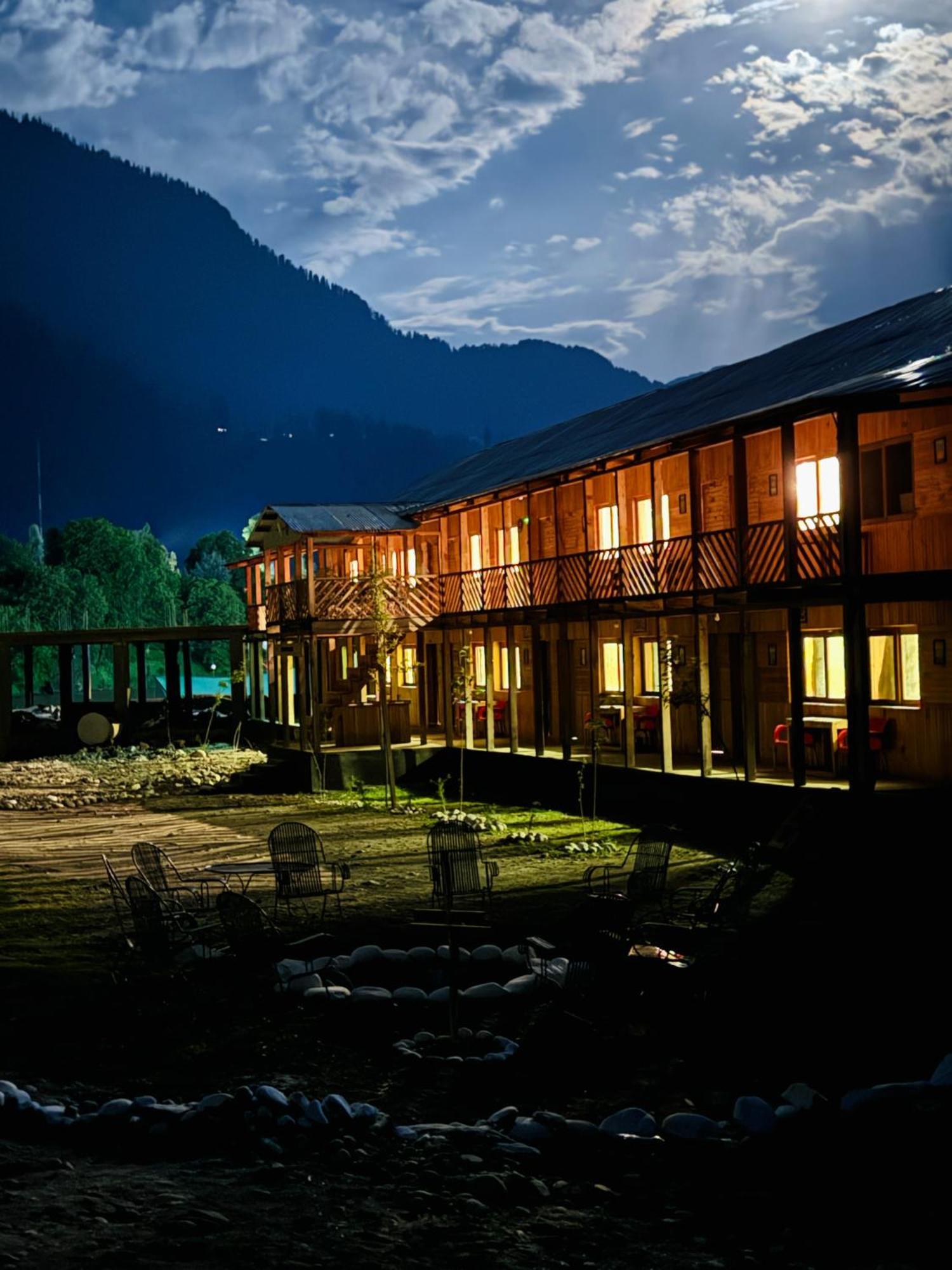 Wyndham Heritage Hotel & Resort Sharda Shardi Esterno foto