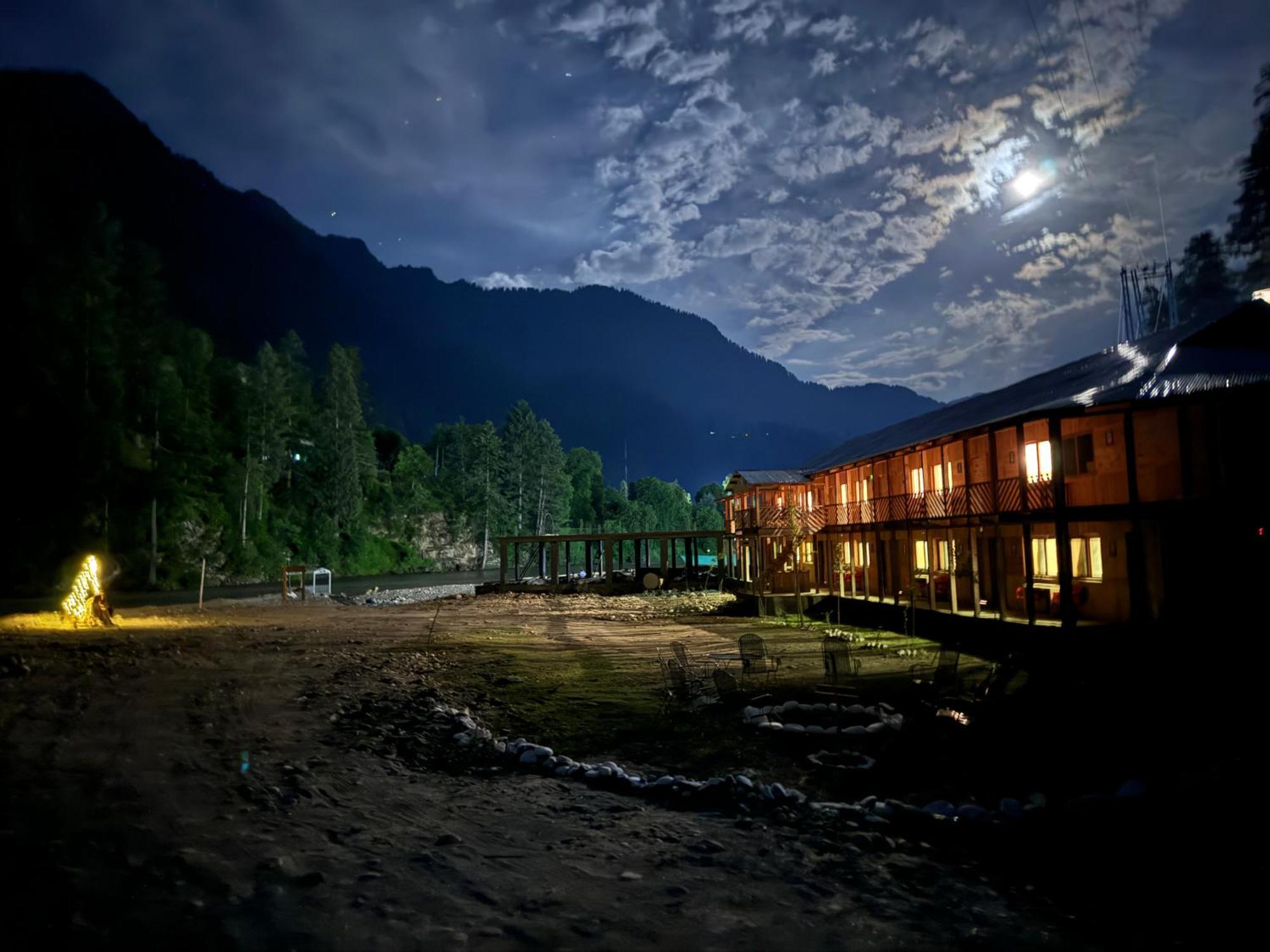 Wyndham Heritage Hotel & Resort Sharda Shardi Esterno foto